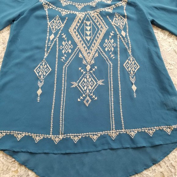 Top, Blouse. Teal. Embroidered. Blu Pepper Brand. Size Small. - Picture 9 of 13